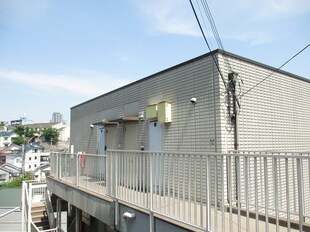 大倉山ハイツＣ棟の物件外観写真